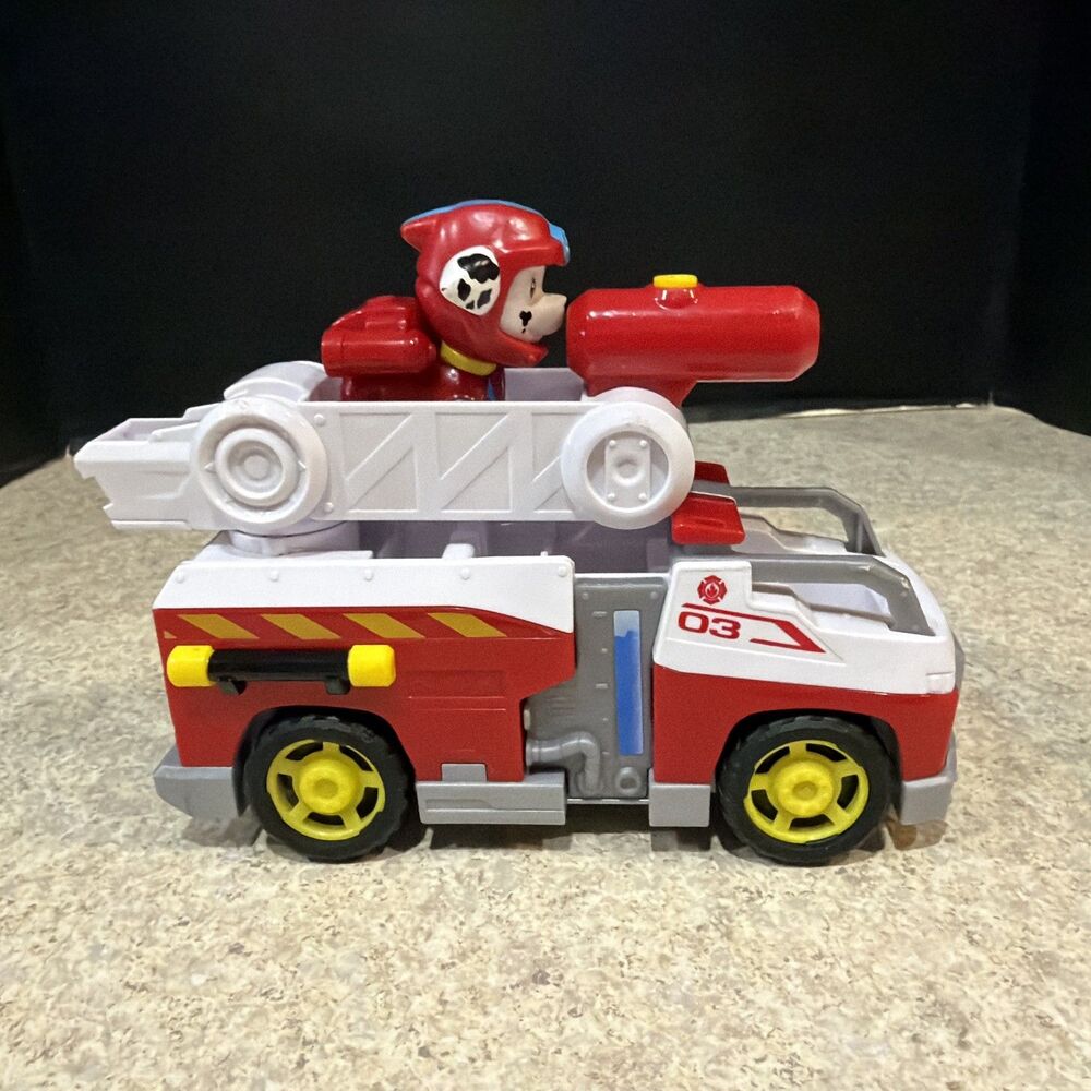 Paw Patrol Marshall’s Transforming Fire Truck with figure - Picture 3 of 5